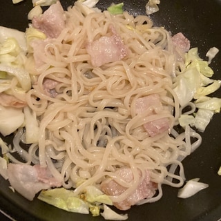 冷凍うどんで！しょっつる焼きうどん